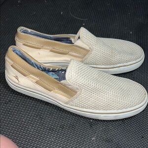 Tommy Bahama men 10.5 beige loafers